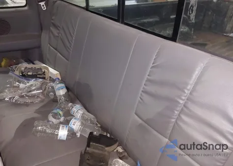 1998 Dodge Ram 2500 St z USA, uszkodzony, nr VIN 3B7KF22Z2WG162442